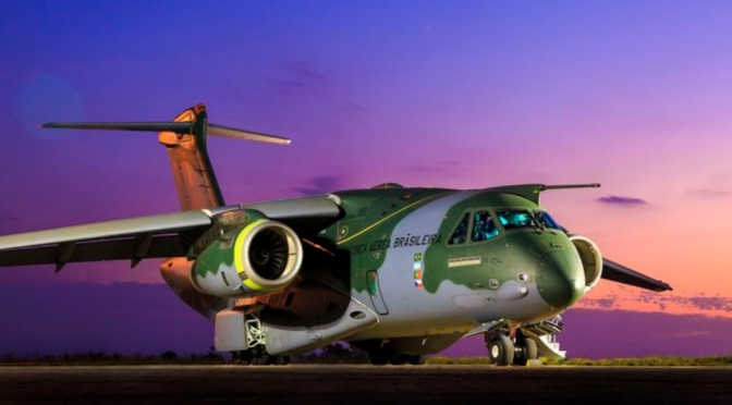 Avião da Força Aérea Brasileira entrega em Campo Grande carga de máscaras e respiradores. 😷🇸🇱🇧🇷